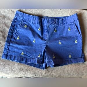 "Vineyard Vines Sailboat Embroidered 3.5" Dayboat Shorts. Women’s size 10